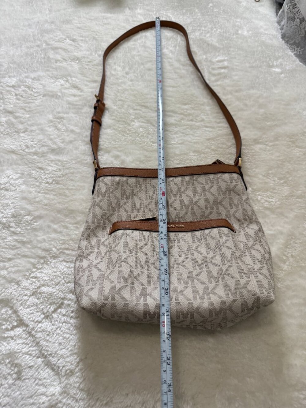 Michael Kors Vanilla MK Signature Crossbody Purse Bag - Picture 11 of 13
